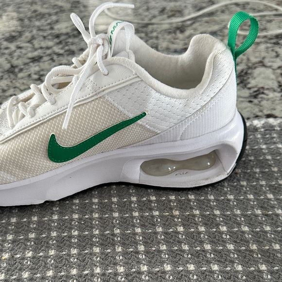 Air Max Nike women white & beige Sneakers with Green Highlights - Picture 5 of 7